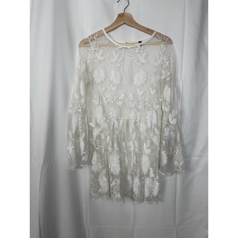 Blooming Jelly Women's Sheer White Floral Embroidered Mesh Top Size S Boho